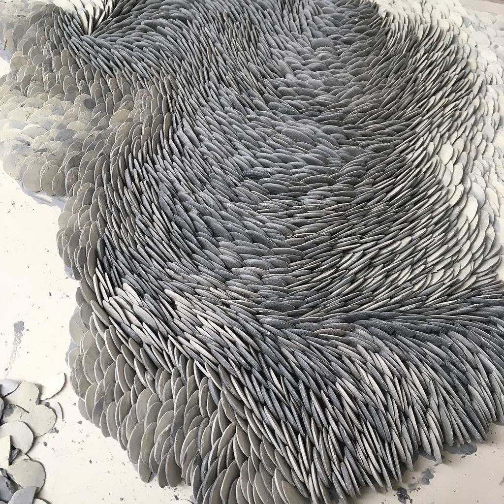 FenellaElms's tweet image. Is there anybody out there? It&apos;s late and cold in this workshop #loosingtheplot ift.tt/2nkg3w1