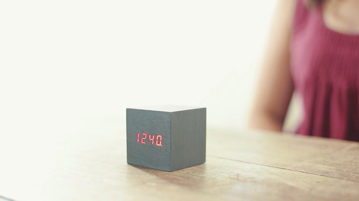 abstracta_ve's tweet photo. ¡No sabes lo divertido que es este reloj! Con tan solo una palmadita puedes obtener la hora. Consíguelo en #TiendasAbstracta https://t.co/hIcIprENiX