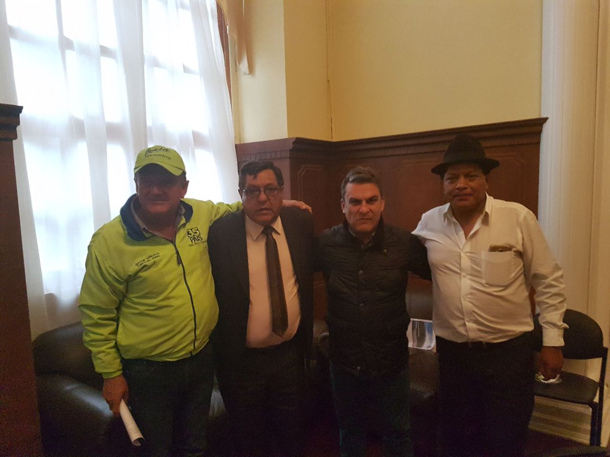 ppsesa's tweet photo. Reunión con Alcalde de Latacunga Patricio Sanchez y el Presidente de las Juntas Parroquiales de Cotopaxi Gonzalo Espin https://t.co/1iBEpXoL3q