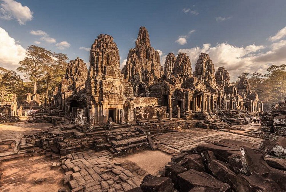 AsiaTrips_EN's tweet photo. Dating from the 12th century, Bayon Temple is the spectacular central temple of the ancient city of Angkor Thom, Cambodia @AsiaTrips_EN https://t.co/GwiFyO4weJ