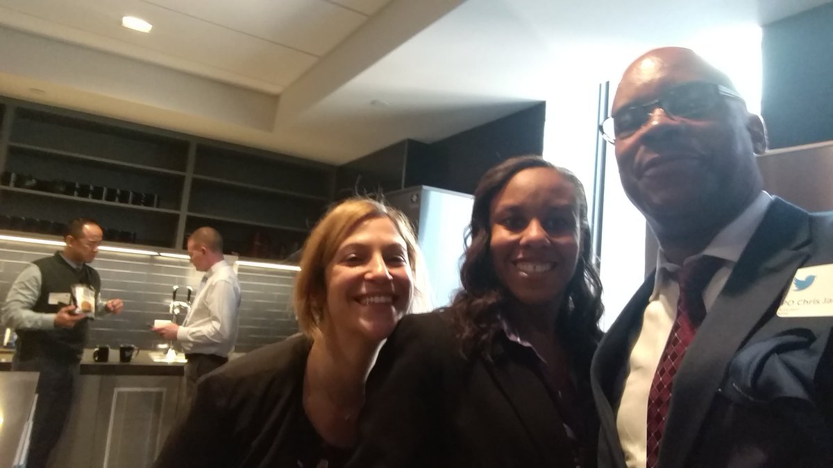 NYPDCadets's tweet photo. Enjoying the @Twitter meet and greet #NYPDTraining - Manhattan Twitter headquarters. https://t.co/4pt3369NLv