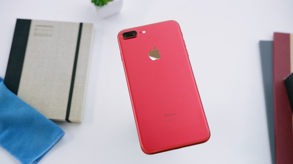MKBHD's tweet photo. NEW VIDEO - New RED iPhone 7 Unboxing! https://t.co/um9gHKdmMQ - RT! https://t.co/5HXeXZ3Mk7