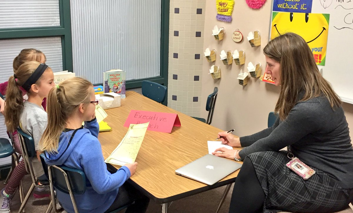 BethVerkinderen's tweet photo. #projectbasedlearning in action!Droppin' bills like @LittleSenator to try and make a change at EVE. #3branchesofgov https://t.co/PbQF9ZCSqT
