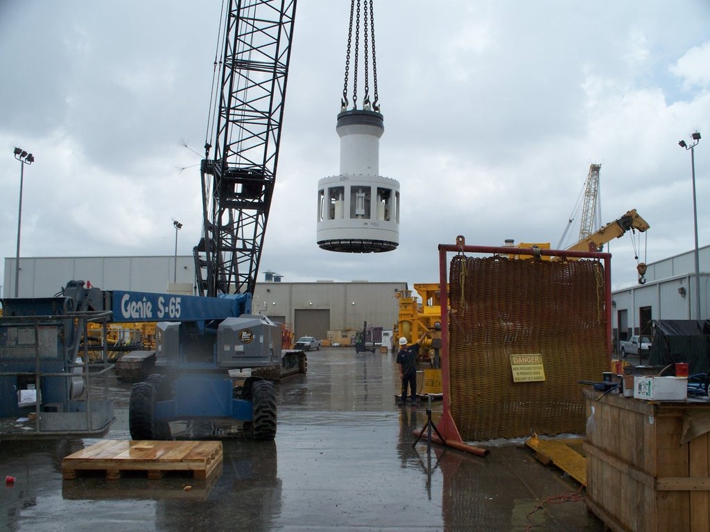 SunPackingHOU's tweet photo. Big or small, we can crate it or skid it....contact Sun Packing Inc for info/rates mirella@sunpacking.com #sunpackinghouston #sunpacking https://t.co/qTQZxr4HNX