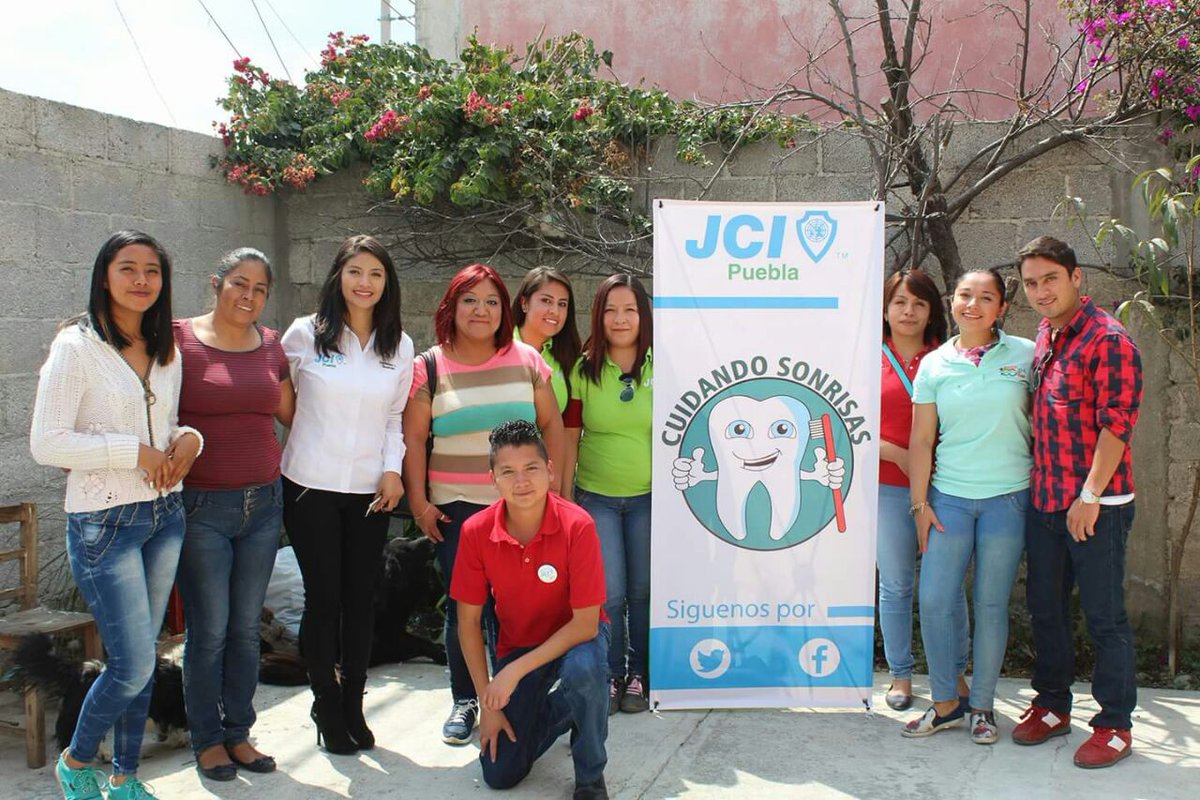 JCIMEXICO's tweet photo. Con  el objetivo de crear una cultura de higiene bucal, JCI Puebla arrancó la campaña #CUIDANDOSONRISAS con pequeños de Xonacatepec, Puebla. https://t.co/V6mF1MBkAX