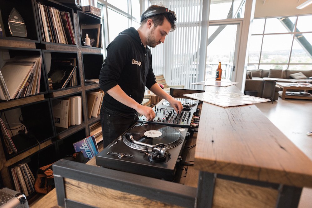 VICEhoroscopes's tweet photo. How @discogs went from a haven for techno heads to the bedrock of vinyl sales: https://t.co/h4l2IhfMXv https://t.co/8kr6SlbU3w