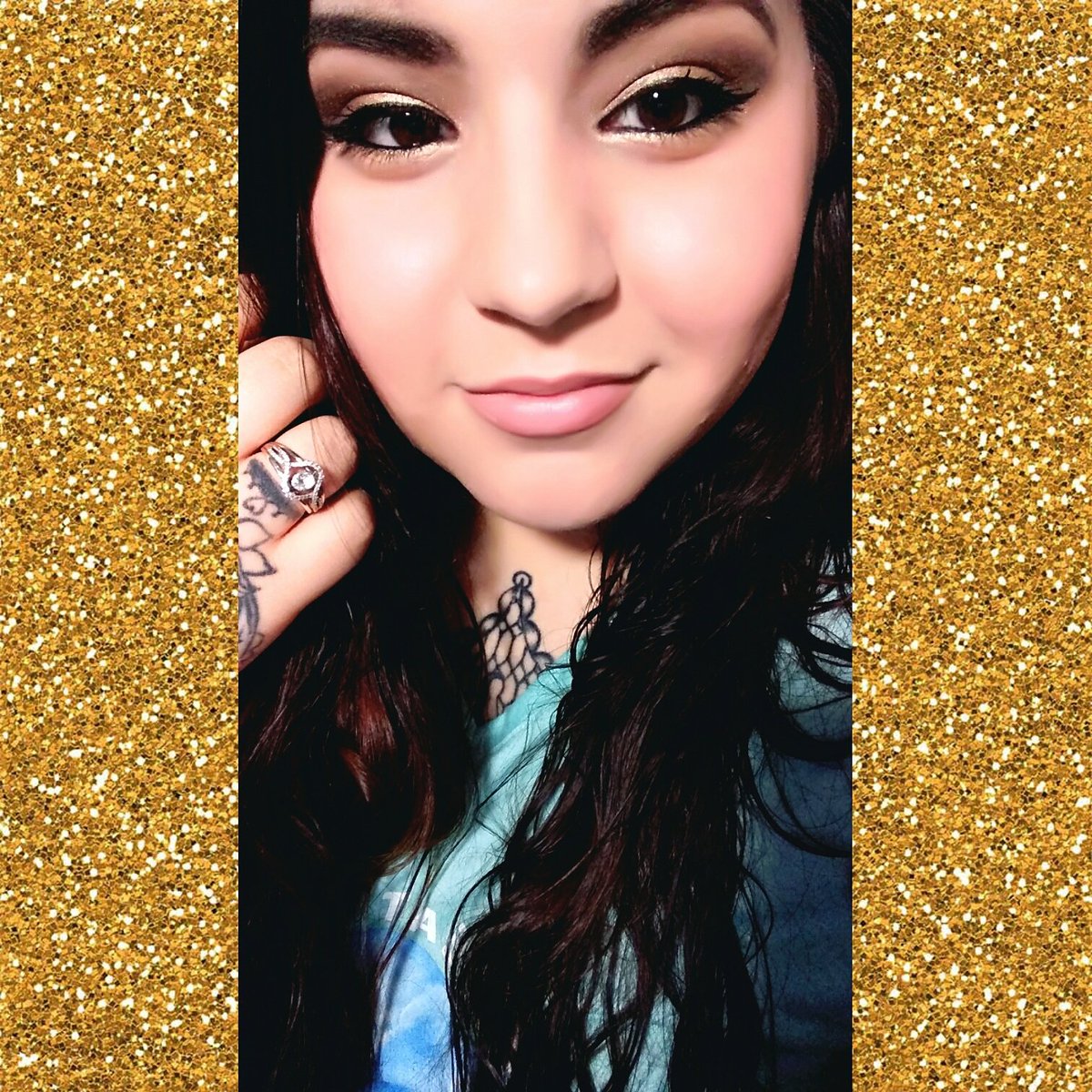 Inkd_BRs's tweet photo. #glitter #naked2 #urbandecay #stila #toofaced #colourpop 
Loving my make-up today. 
#makeup #beauty #gold https://t.co/Ie4GK5cOFm