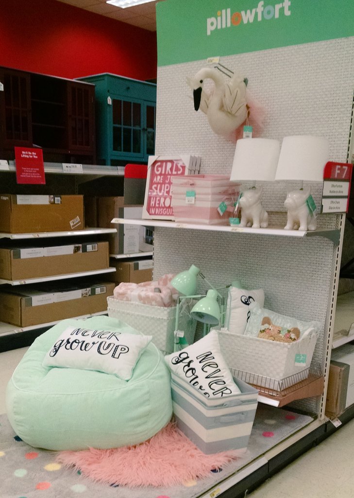 Selling through my #pillowfort focal over and over!  #goodproblemtohave #vmtl <a href="/SamanthaVMML/">Samantha Snow</a>