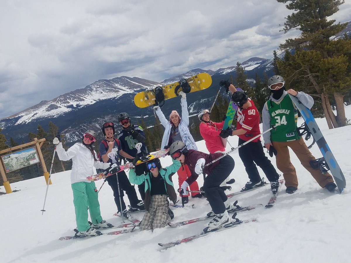 jmfoust's tweet photo. Last day #SpringBreck @breckenridgemtn @BrynnFoust7 @AustinZellers8 @flanigan_hunter @brettsblackman @emmacailteux @caiimyy @SamThomas1212 https://t.co/a6fKLlhcaF