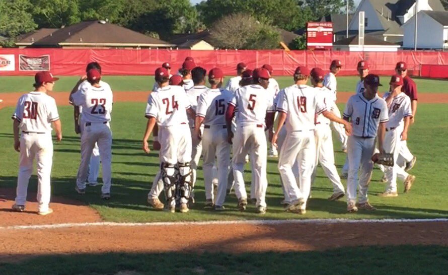 DrDSchex's tweet photo. Fighting Wildcats open district play with 3-2 win over rival Hahnville! #WeSling ⚾️🔥🐾 https://t.co/IRalqj8v7n