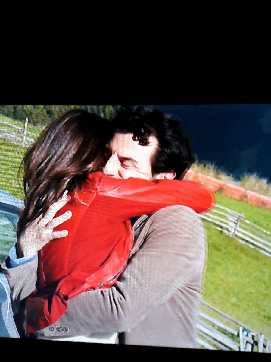 VRedditi's tweet photo. Awwwwww siiiiiiii!!!
Io lo sapevo che sarebbero rimasti insieme !
@IannielloEnrico @RocioMMorales
Più felice di così non si può!
#UPDC4 https://t.co/MEWvan02k5