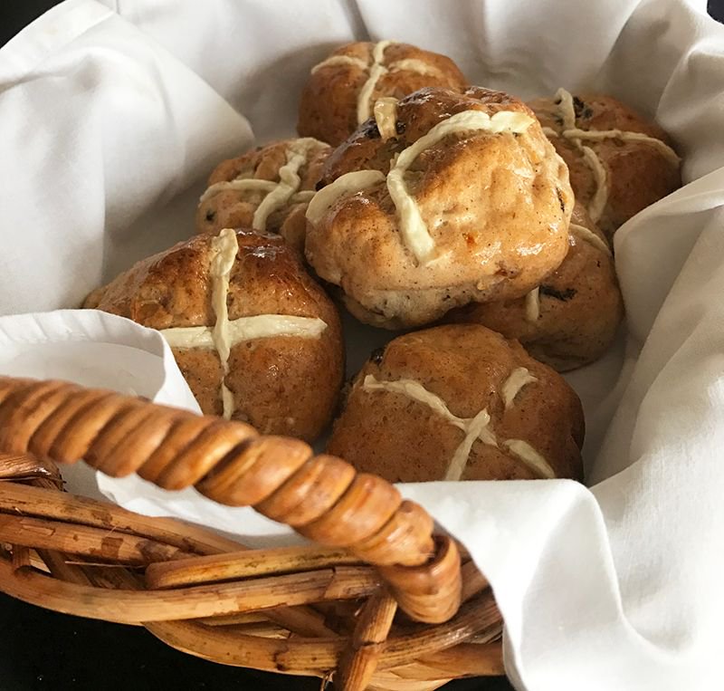 GFMadeEasy's tweet photo. Gluten Free Apple-Tastic Hot Cross Buns! We love these! 

Members Recipe: https://t.co/z0dyEt09Rs https://t.co/6zwUmhD6Pa