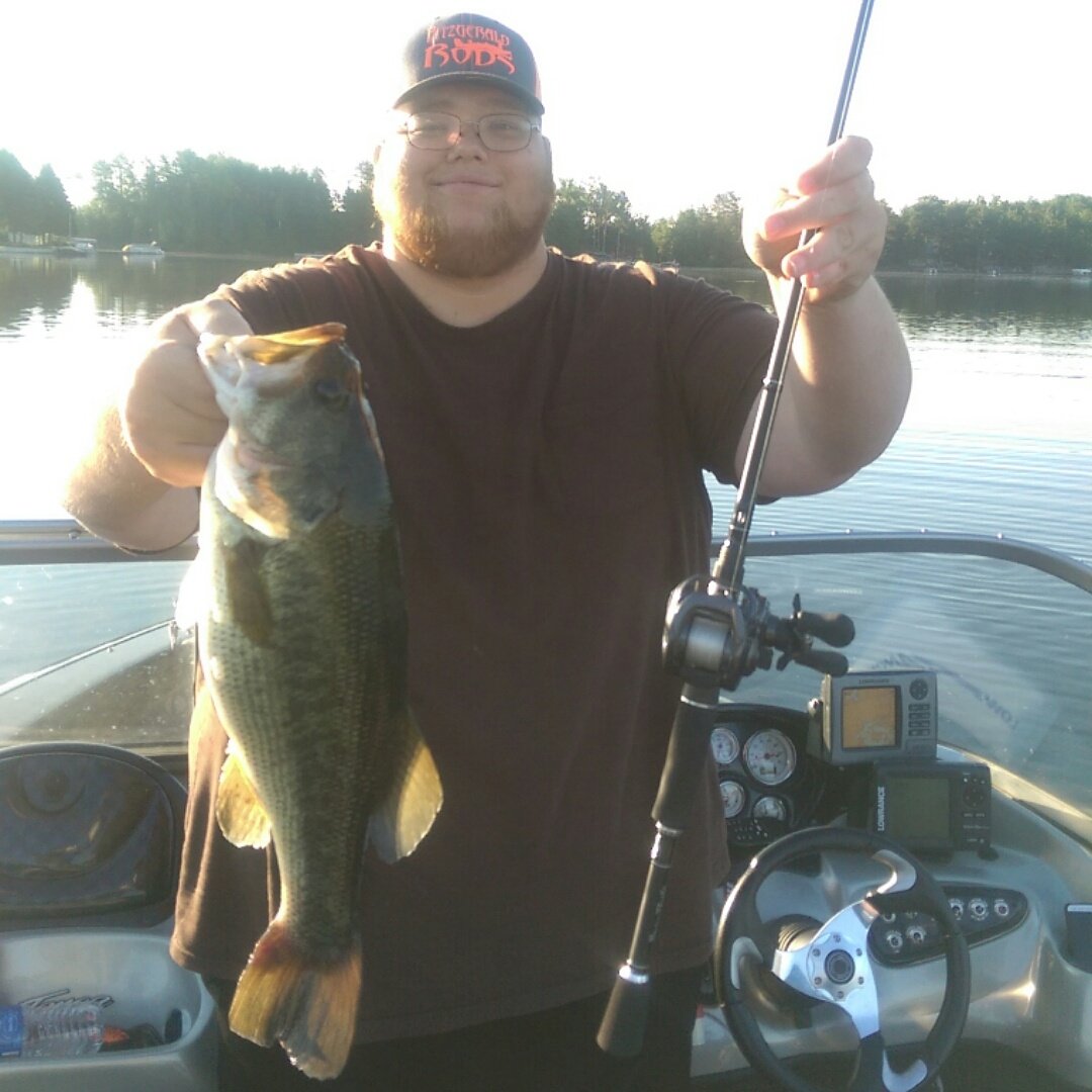 Gotta love them Big spring Bass!! <a href="/FitzgeraldRods/">T_Fitz_Fishing</a> #Fitzgeraldrods #WOO!