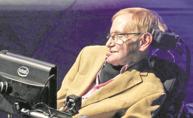El_Universal_Mx's tweet photo. Stephen Hawking viajará al espacio https://t.co/FqWmbFCTWW https://t.co/hXSlJVyiUb
