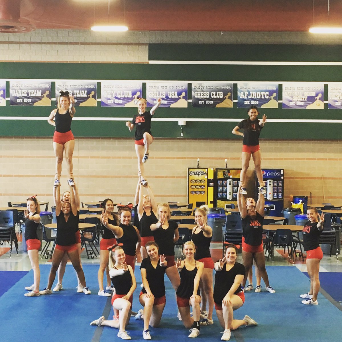 SRMustangCheer's tweet photo. 3 days left until SRHS cheer takes on @USACamps Nationals!! #expecttohit #RaiseTheBar ππ΄ https://t.co/f9RsdW9AfY
