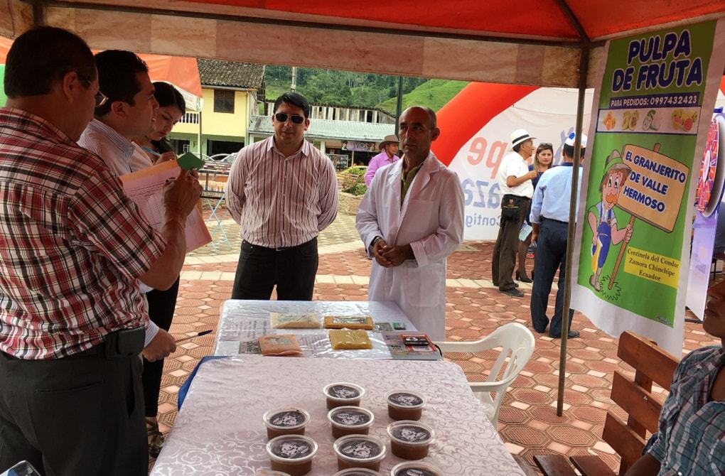 MasharosNews's tweet photo. Emprendedores tuvieron su escenario en #CentineladelCóndor #Apeosae #Asopromas https://t.co/nWc62eSy1D https://t.co/fg1ipXs3ct