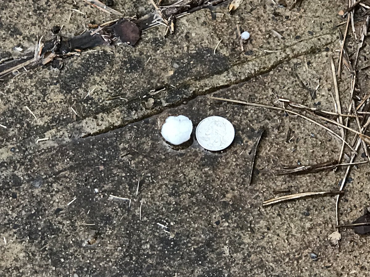 tnstone415's tweet photo. @wsbtv We've got pea to nickle size hail in Cumming, GA. https://t.co/90OD4xYwKL