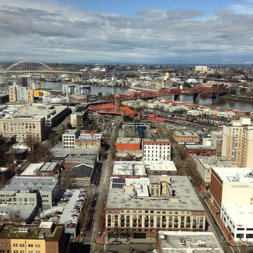 pdxpedpow's tweet photo. Rainy morning turned to a beautiful sunny day.
#wecaterpdx #riderdaniel https://t.co/iToc1GgVRW https://t.co/5UngW0Tsol