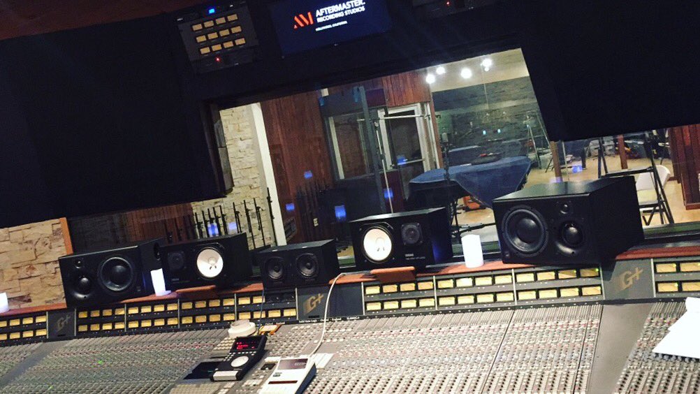 maxehrich's tweet photo. Studio vibes @AftermasterHD 🎤 https://t.co/vmz5bMWDnI