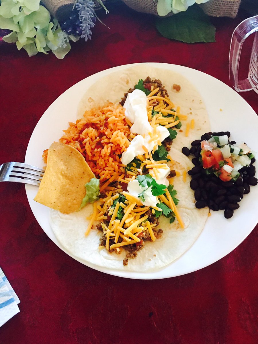 NickPerry81's tweet photo. #TacoTuesday https://t.co/FYtO17qcDb