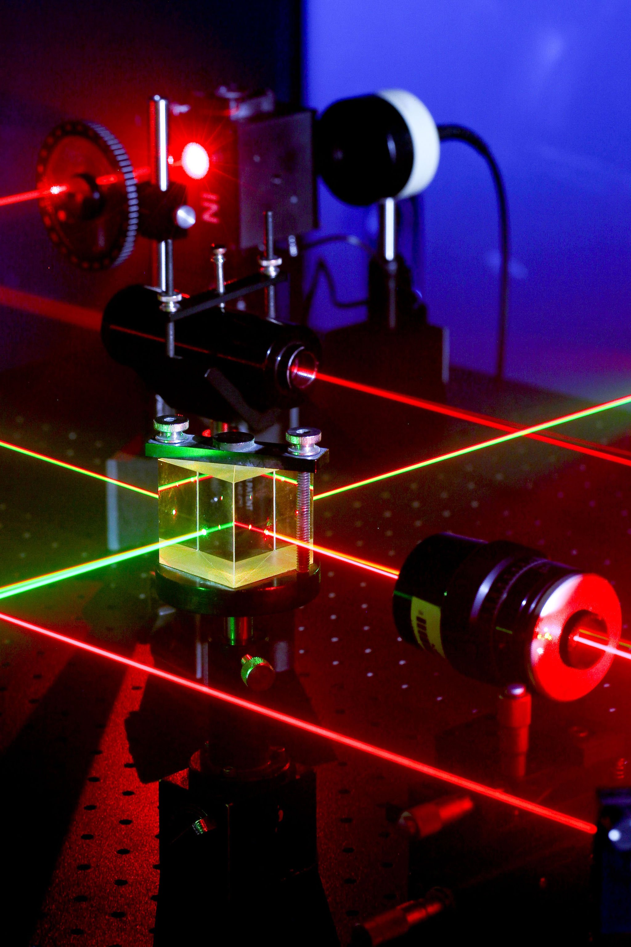 Wikipedia on Twitter: "On this day in 1960: Arthur Leonard Schawlow and Charles Hard Townes received the first patent for a laser. https://t.co/eVQ3rBUsZL https://t.co/D54kuR0qeF" / Twitter