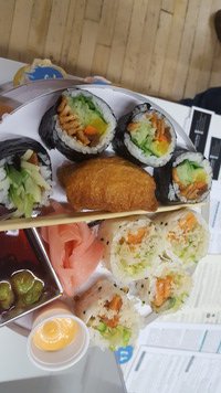 sandboxbitmaker's tweet image. Jackie loved this shushi with Bence!! #ShoutOut #JCMartSushiCleaners