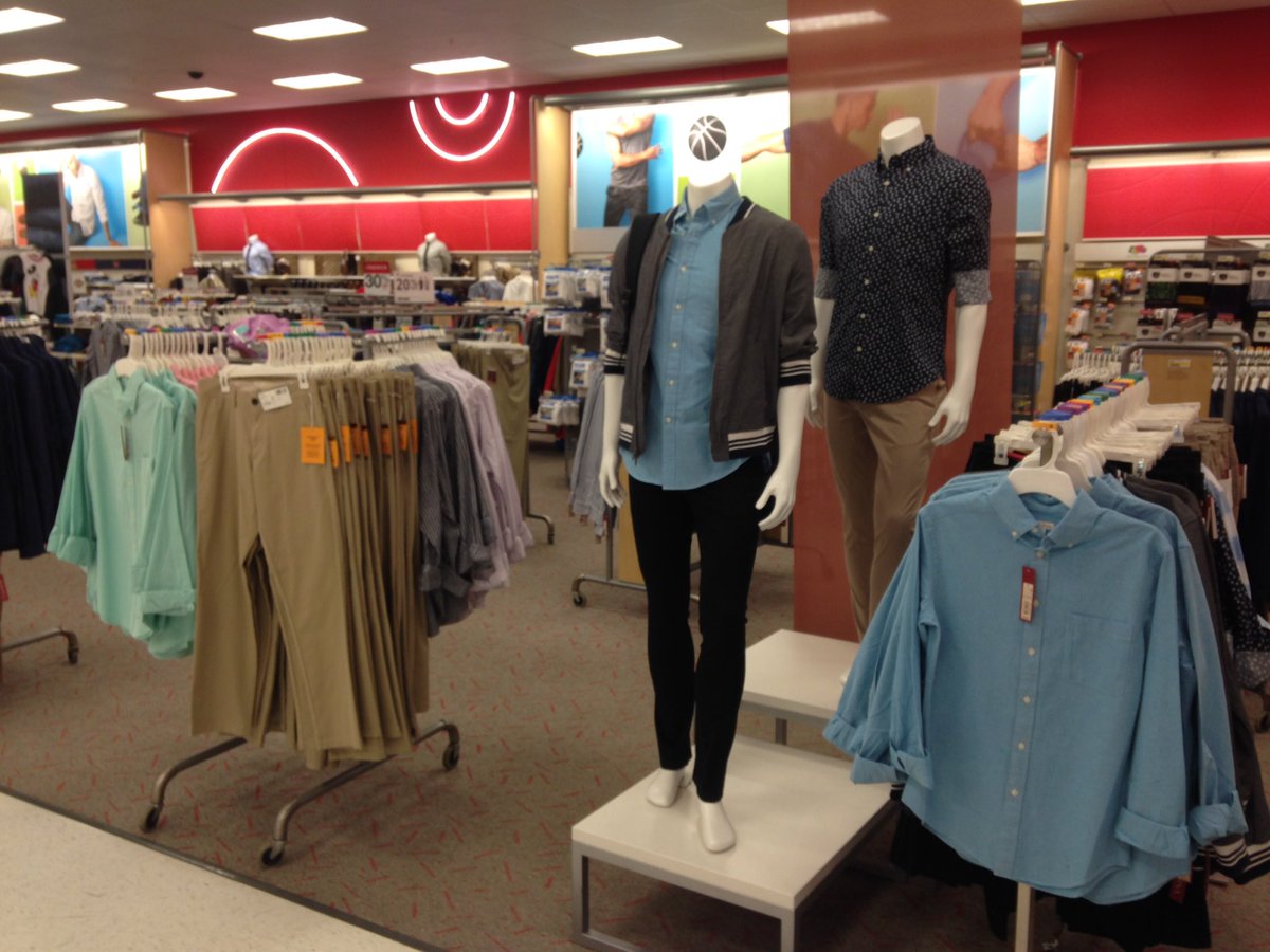 Ryan_AtTarget's tweet image. Men's is refreshed and ready for Spring! Thanks @VMTLmEgAn @ToniLGardner #t1069 #stylesharks
