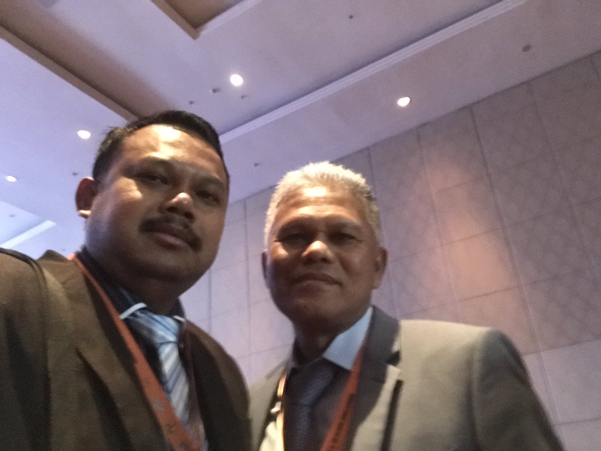 paktarm's tweet photo. earlier - me with Dato' @LLMKP KP @LLMKP here in #REAAA 2017 #Bali https://t.co/gEWvFHLYuP