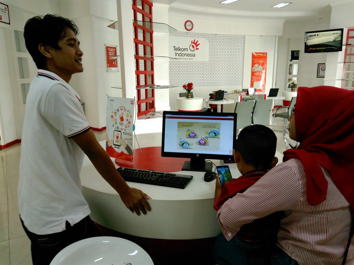 restiuwtiuw's tweet photo. Edukasi PaDi bersama Mom n kid's...😆😆😆
@Synergy_Telkom #bumnhadiruntuknegeri  #plasarangkasbitung #treg2 https://t.co/XvnaJvaM17