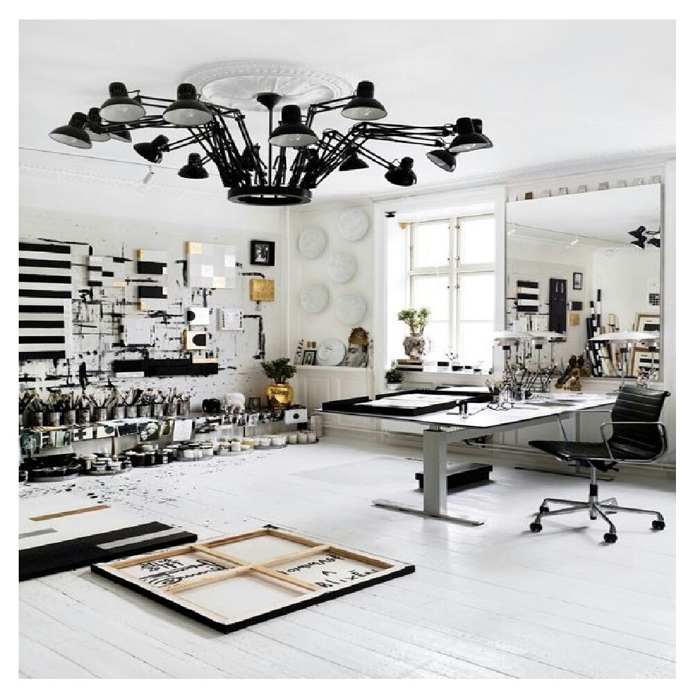 designpataki's tweet photo. #OrganisedChoas A Monochrome artist's studio with a pop of metal. #Designpataki #studiospicture #art #interiors #architecture #metalic #blog https://t.co/7bsY6XACv7
