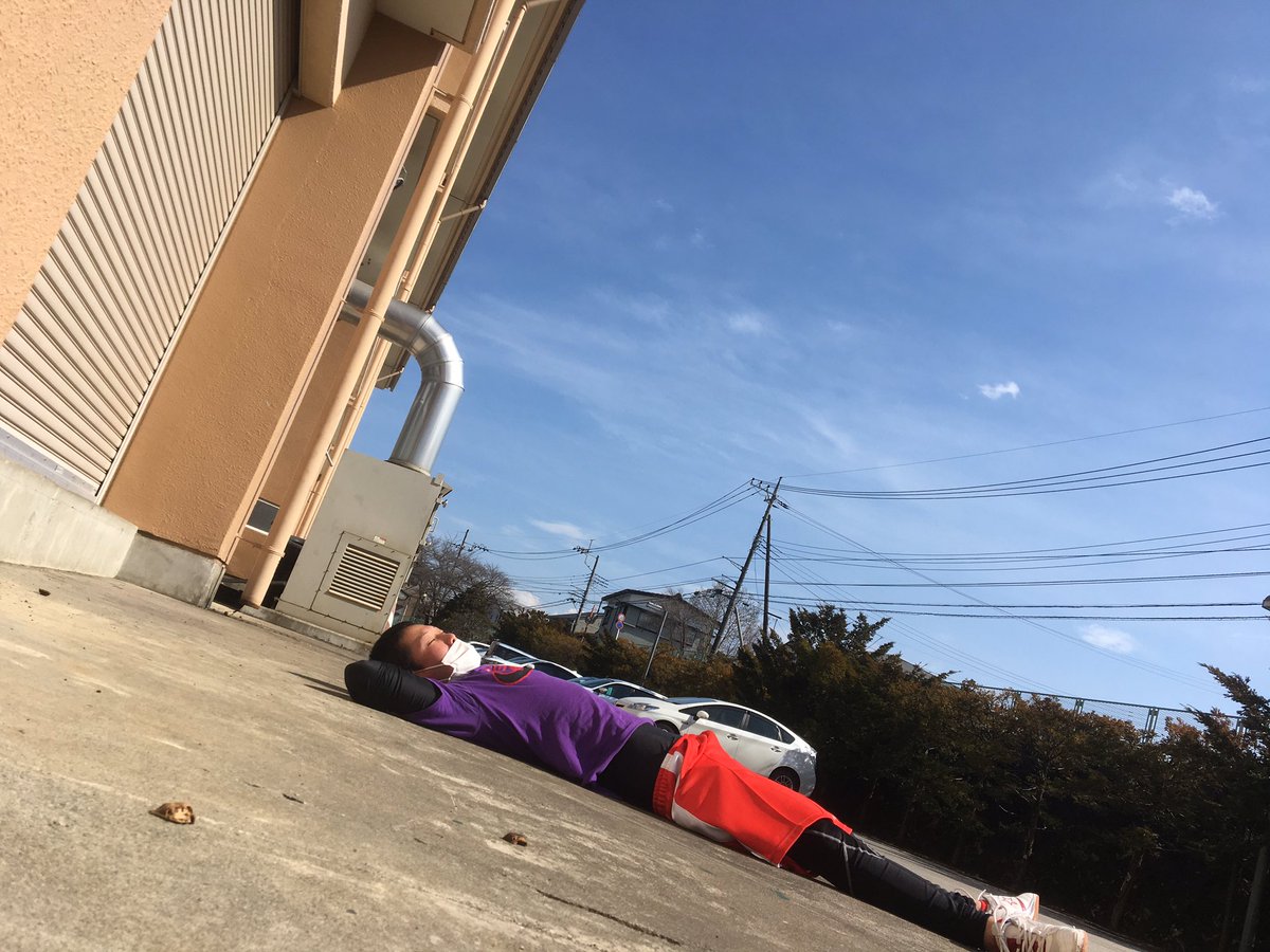tk_m_1's tweet photo. かずきと日向ぼっこ https://t.co/BBrLa3xm2p