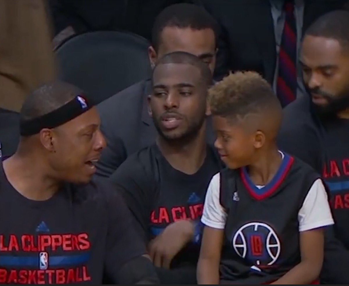 espn's tweet photo. Hanging out with dad mid-game. https://t.co/dHkrCRoWbB