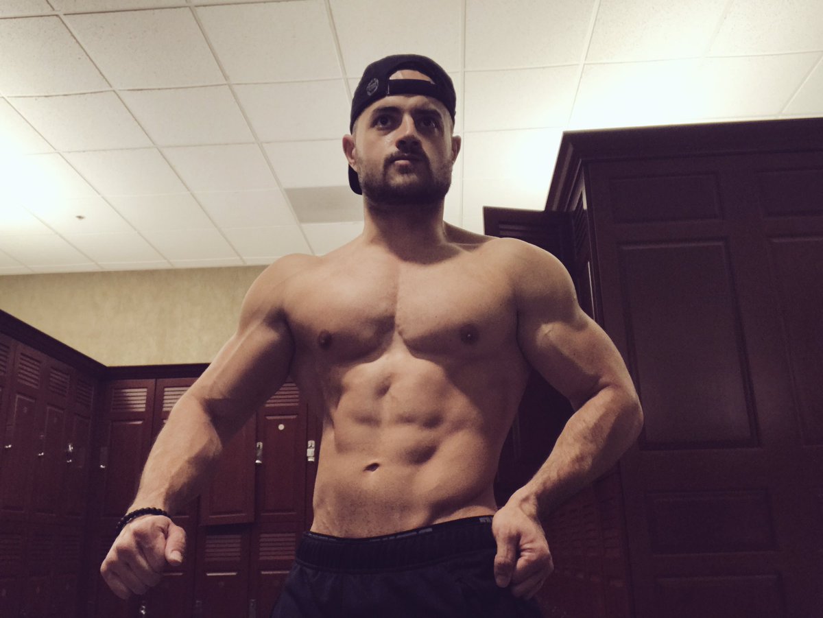 AlphaGoalz's tweet photo. Start of week #7 ‼️✅ 7 weeks before I step on stage 🙌🏼🎥 leaning out nicely 🏋🏻‍♀️ #alphagoalz #gym #fitness #gym #FitFam #apeathletics https://t.co/BNcN9hINMB