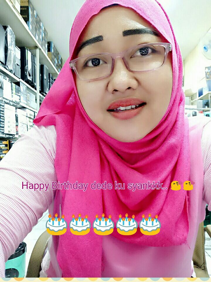 HBD dede ku sayankkk... yg plinng baikkk ma tteh nyaa 😁😁.. moga d umur skrg ini kita selalu d berkahi, rezeky melim