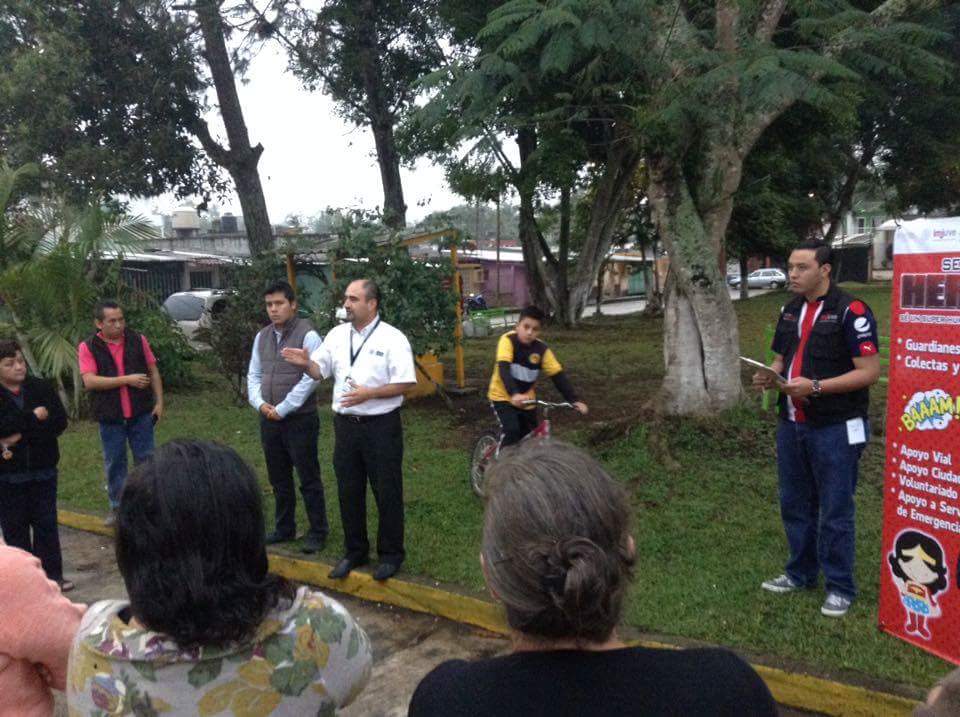 LuisMFdzC's tweet photo. Respalda @Coatepec_Gob a través del #CentroModeloPoderJoven redes vecinales en Coatepec de @SP_Veracruz, colonia San Pedro https://t.co/UfRnjljz97