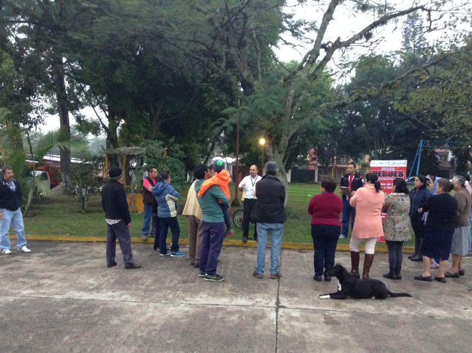 LuisMFdzC's tweet photo. Respalda @Coatepec_Gob a través del #CentroModeloPoderJoven redes vecinales en Coatepec de @SP_Veracruz, colonia San Pedro https://t.co/UfRnjljz97
