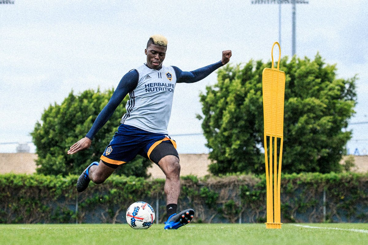LAGalaxy's tweet photo. Keep grinding. 💪

Check out these wonderful images of the #LAGalaxy playing #soccer: https://t.co/MCQBYCaO9f https://t.co/MmOtZGKSCr
