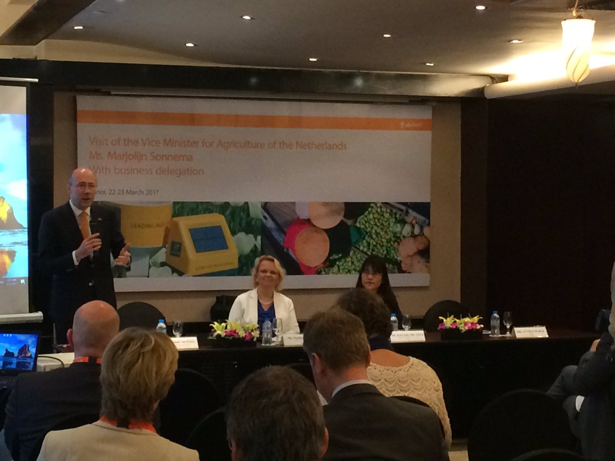 hbogaerts's tweet photo. #NLVIETNAM start mission in Hanpi met market access panel discussion https://t.co/ZjGOJ01otD