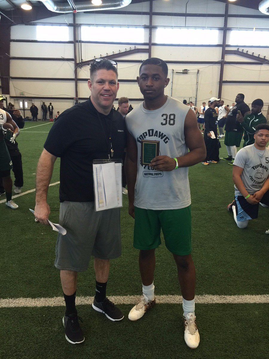 NPCoachZim's tweet photo. TopDAWG LB MVP 2019 @Kamblount4 Lights out in drills / 1 on 1's. Athletic, smooth, bend, play in space. 36' Vert, 9'8 SBJ. #OfferLB #WhyNP https://t.co/fkrG5cyBnQ