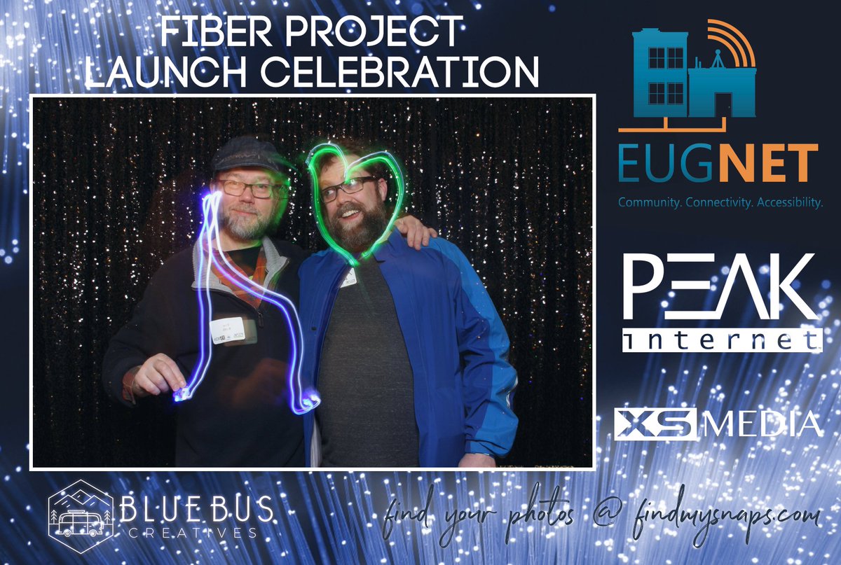 BlueBusCreative's tweet image. It's gettin' LIT at the @eugnetoregon fiber launch celebration!