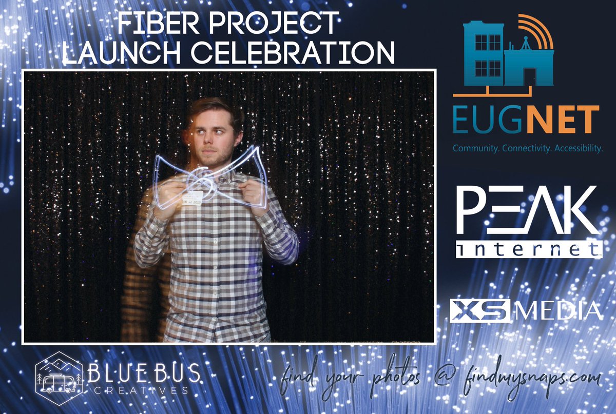 BlueBusCreative's tweet image. It's gettin' LIT at the @eugnetoregon fiber launch celebration!