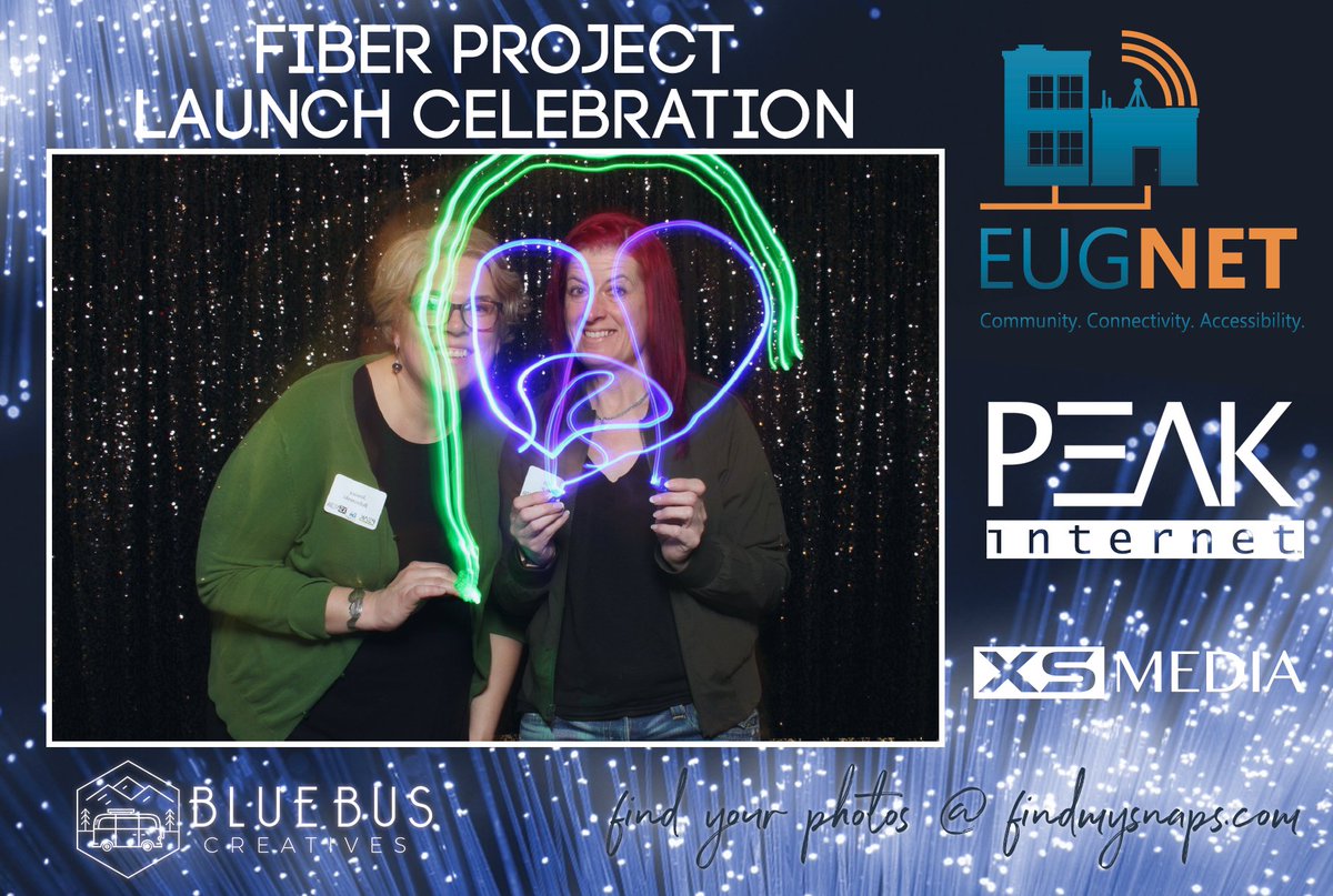 BlueBusCreative's tweet image. It's gettin' LIT at the @eugnetoregon fiber launch celebration!