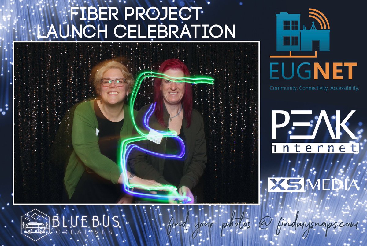 BlueBusCreative's tweet image. It's gettin' LIT at the @eugnetoregon fiber launch celebration!