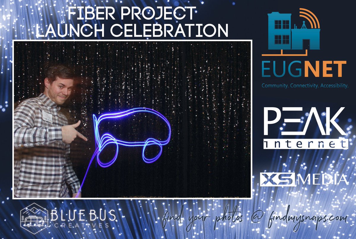 BlueBusCreative's tweet image. It's gettin' LIT at the @eugnetoregon fiber launch celebration!