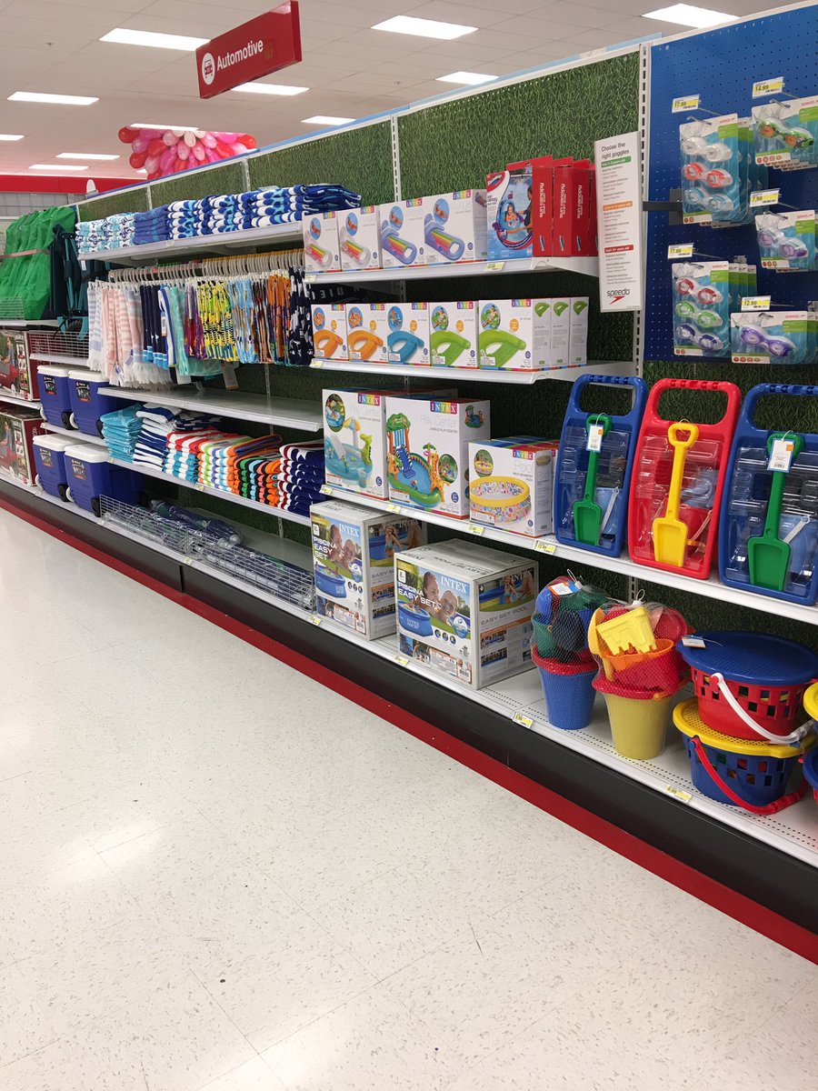 Beach weather is just around the corner and we're ready! <a href="/wade_hopper/">Wade Hopper</a> <a href="/RachelleHiebing/">Rachelle Hiebing</a> <a href="/Natalie_Usydus/">Natalie Reibert</a> <a href="/noha_G296/">Noha Elezaby_VMD</a>