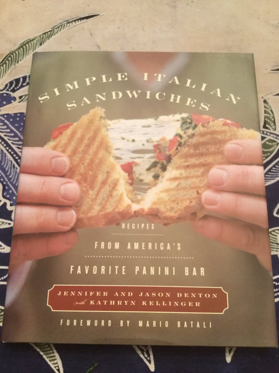 数年前に店じまいしちゃったんだけど、ニューヨークに「ino」というイタリアンサンドイッチを食べさせる店があったんです。そこの店主が出したレシピ本、結構前に買った本だけど、これが美味しそうなのばっかりなんですよ。