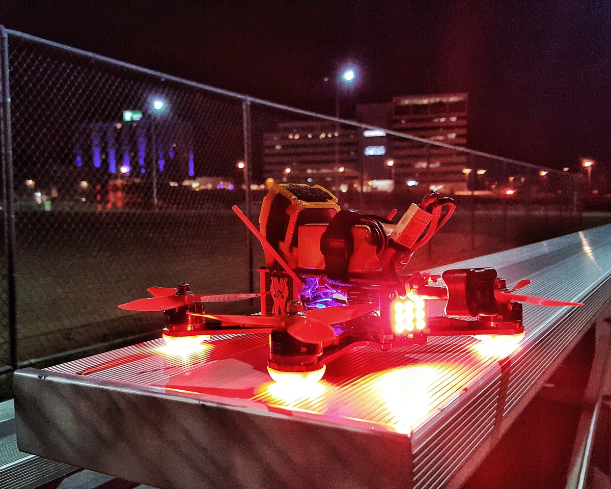 HaWkX_FPV's tweet image. Place your bets! Is it going to fly?! Find out in my next post! 
#FPV #NightTesting #FPVproblems #FPVlife #Drone #HaWkXfpv #LED #Pittsburgh