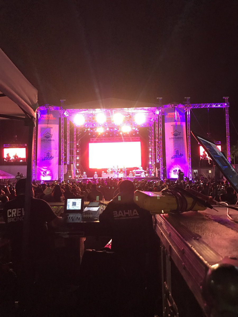 megatron3101's tweet photo. Bronco fiestas de San José del cabo 2017 https://t.co/k0oQ8EoaNn