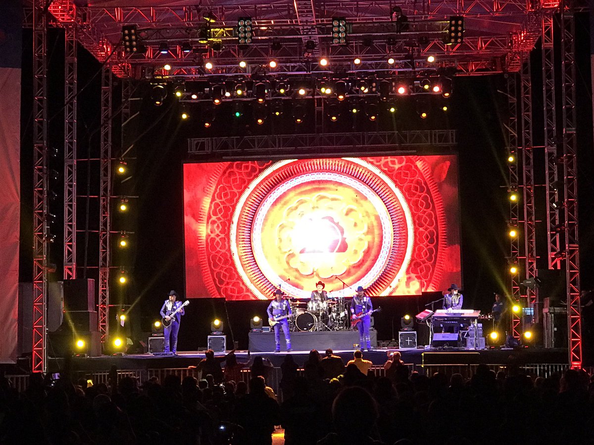 megatron3101's tweet photo. Bronco fiestas de San José del cabo 2017 https://t.co/k0oQ8EoaNn