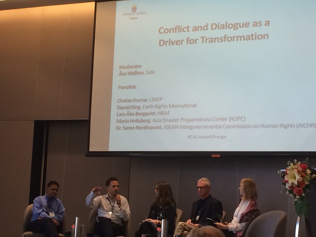 EmerlynneGil's tweet photo. @EarthRightsIntl Dan King discussing dialogues bringing change in post-conflict societies #CoCreate4Change @Sida https://t.co/DAAydPwF9F